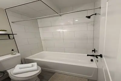 Image de 3-bedroom apartment in lovely Downingtown with Ac