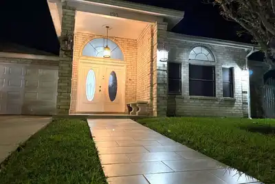 Image de Charming 3-bedroom house with Ac and fitness space in Laredo