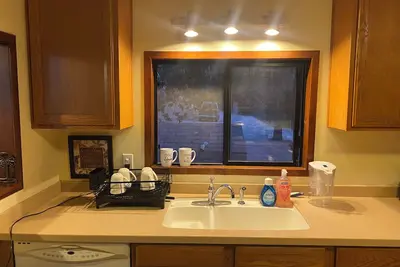 Image de Relax here year round while enjoying the peaceful sunrises and golden sunsets