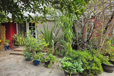 Image de Charming Urban Oasis 3-bedroom cottage in Long Beach
