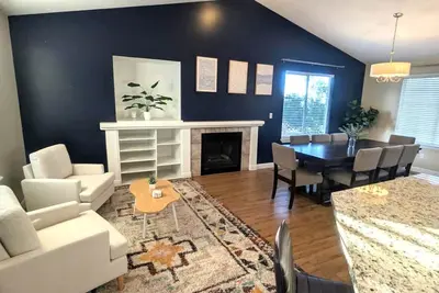 Image de Best Location for Everything. Brand new in Draper!