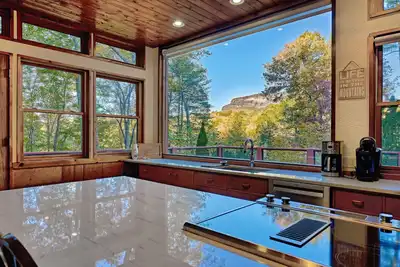 Image de Forest Solitude: 4br Mountain Getaway Just Ten Minutes From Downtown Cashiers