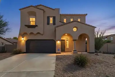 Image de Mafia Heights! Stunning Backyard, 4 Beds, 3 Baths, Hot Tub/Deep & Large Pool