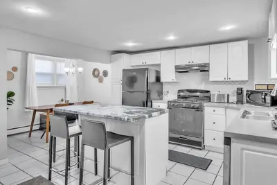 Image de 4-bedroom house in Norwich with Hot tub and 13 minutes to Mohegan and Foxwoods