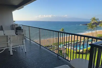 Image de Maui Resort Rentals: The Whaler 760 - 7th Floor 1br w/ Stunning Ocean, Courtyard and Mountain Views!
