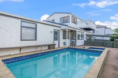 Image de Parnell Home with Pool, Parking and Rangitoto View