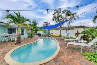 Image de Private Hot Tub, Pool & Yard: Modern Bradenton Gem