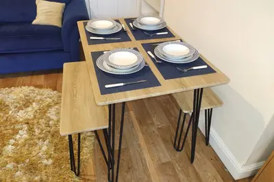 Image de Bentley view, 2 bedroom house, WiFi, private, secure bank garden, parking outside