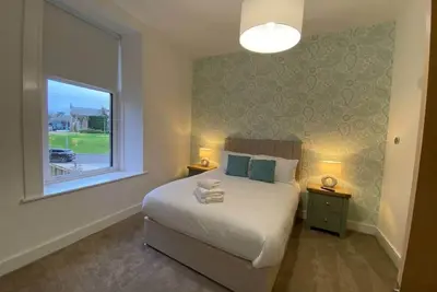 Image de Sleeps 5 Central Spacious above live music pub