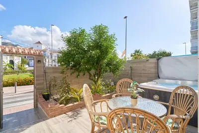 Image de Maison de vacances 'Casa Ramos Con Jacuzzi' avec vue sur la mer, Wi-Fi et climatisation