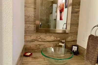 Image de Iron Horse Cabin at Base Camp Lodging Company