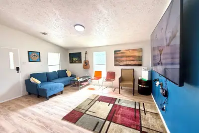Image de East Austin Crashpad - 3 bed, 1 bath, Sleeps 6