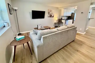 Image de Modern Apartment Steps from Blackstone & Dundee