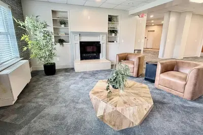 Image de Steps to Benson Dining, Shops, and Interstate