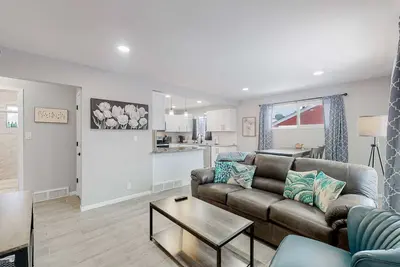 Image de Affordable four bedroom Family Denver home