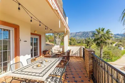 Image de Beautiful views from 2 terraces with pool &parking