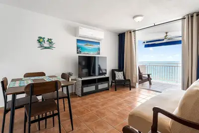 Image de Adlin`s Beachfront Condo with amazing views