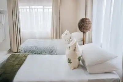 Image de Modern 2br 10 min to Lusaka Airport ~Naya ~ Parkng ~24/7Solar