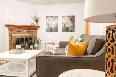 Image de Tally Town Gem: 2br/2ba Townhome, Sleeps 6!