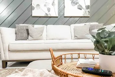 Image de Serene, Private Two Bedroom Townhouse in East Tlh