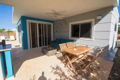 Private Oasis • 2 King Beds • Extra-Large Pool