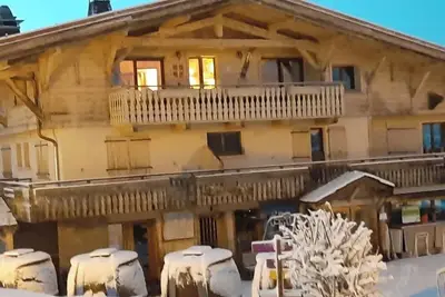 Image de Appartement cosy dans chalet alpin – Vue Mont-Blanc & pistes à deux pas