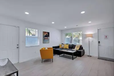 Image de Stylish 2br Retreat in Miami's Design District!