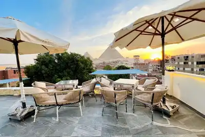 Image de Vysta pyramids hotel Cairo \nView pyramids \nrenovated rooms\nRestaurant with view