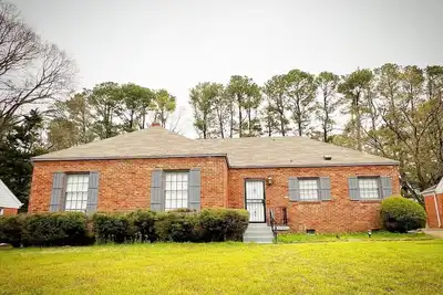 Image de Stylish 4br Home  Large Backyard  Prime Location