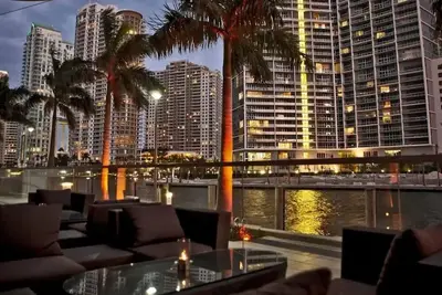 Image de Stylish Brickell Condo w/ Balcony & Parking