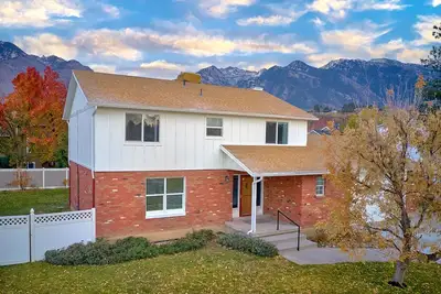 Image de Spacious 4br Family Home – Ski & City Access