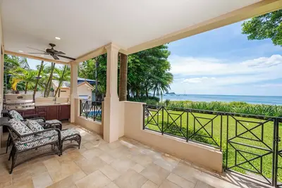 Image de Playa Hermosa Beachfront Condo • 3br • Walk-to Sand & Sunset Views