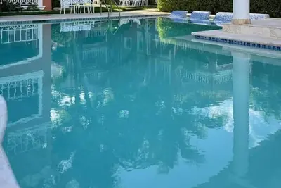 Image de A-3 Villa Mare 99 Dollars A Night-Discount for month or longer-100 feet to Beach