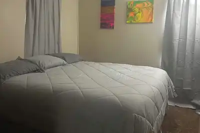 Image de Little house in the alley. Charming 2-bedroom house in peaceful Pierre with Ac