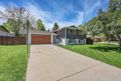 Image de Luxury Golden Retreat w Spa + Game Room w video games and pool table, Sleeps 15