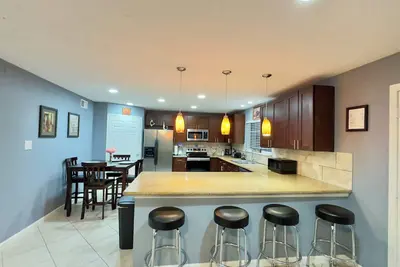 Image de Spacious Home Sleeps 12 - World Cup Ready