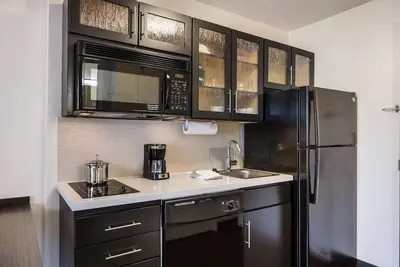 Image de 4 Units | Extended Boston Stay | Kitchen & Laundry | Near Aquarium & Fenway