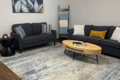 Image de Sage & Sol - Min. to trails, WalMart Hq, Downtown