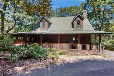 Image de Charming mountain cabin with scenic views and modern comforts