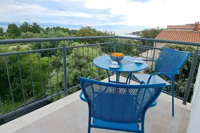 Image de Appartement d'une chambre avec le balcon et la vue sur le mer Rogac, Solta (A-21346-b)