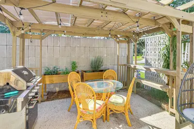 Image de 2 Mi to Fsu: Unique Home w/ Patio & Spacious Yard