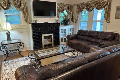 Image de Historic 3-bedroom house with Ac in charming Brookhaven