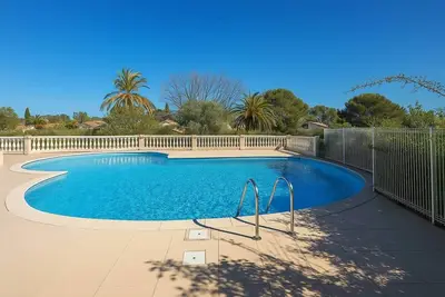 Image de Appartement lumineux avec terrasse & piscine