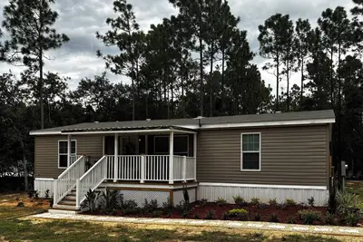 Image de Charming peaceful 3-bedroom cottage on a partially wooded acre in Dunnellon.