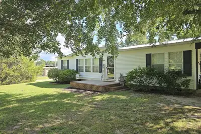 Image de Stay on an active 4th Generation Family Farm at a cozy home in Cameron, Nc!