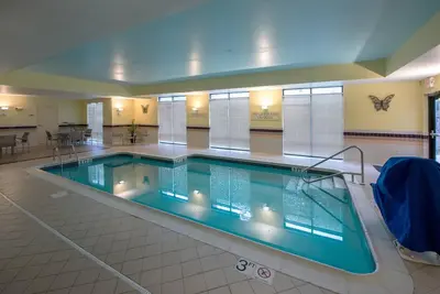 Image de Modern All‑Suite Stay with Free Breakfast & Indoor Pool