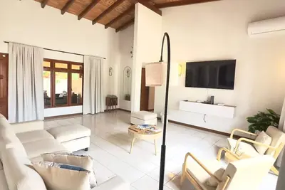 Image de Family-Friendly 4br - 3ba w/Pool in Oranjestad