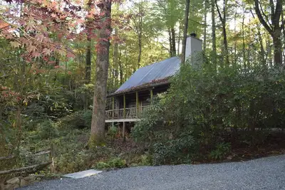 Image de New Listing! Secluded -Rustic Log Cabin- In Town Cashiers- Pet-Friendly!