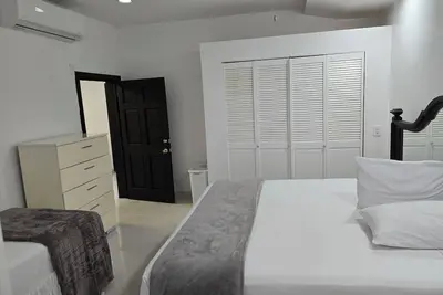 Image de House  3-bedroom 6 beds  3 bathroom house with Ac in St Thomas