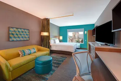 Image de Cityscape Views and Comfort! Free Breakfast, Parking, Pool, Pets Allowed!